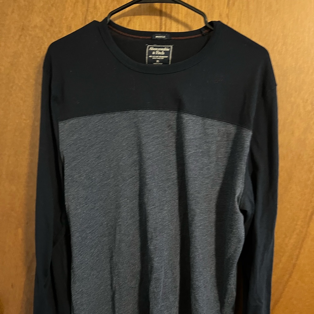 Color block long sleeve tee